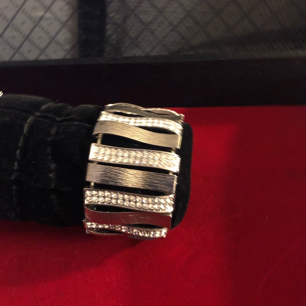 Costume Jewelry Silver Stretch Bracelet